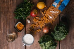 Pasta mit Wirz-Curry-Sauce