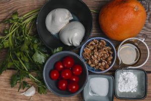 Burrata mit kandierten Tomaten und Grapefruit