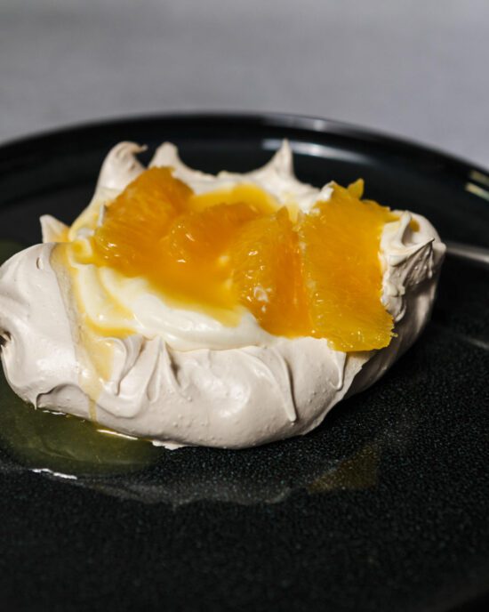 Pavlova mit Orangen
