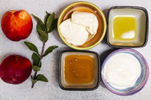 Grill-Nektarinen auf Mascarponecreme
