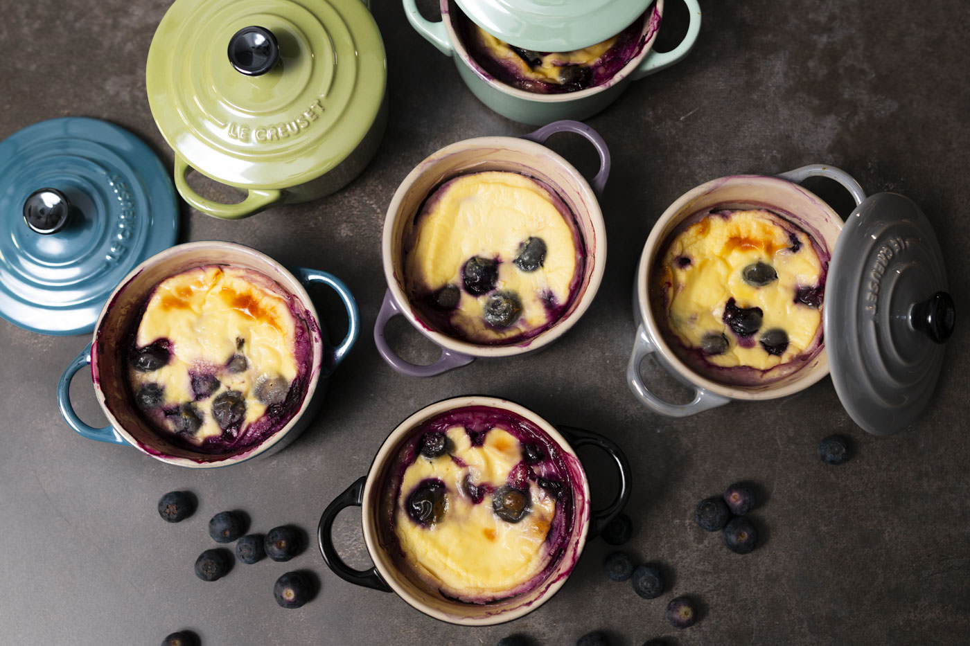 Gebackener Joghurt mit Heidelbeeren