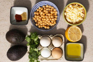Gebackene Avocado mit Ei